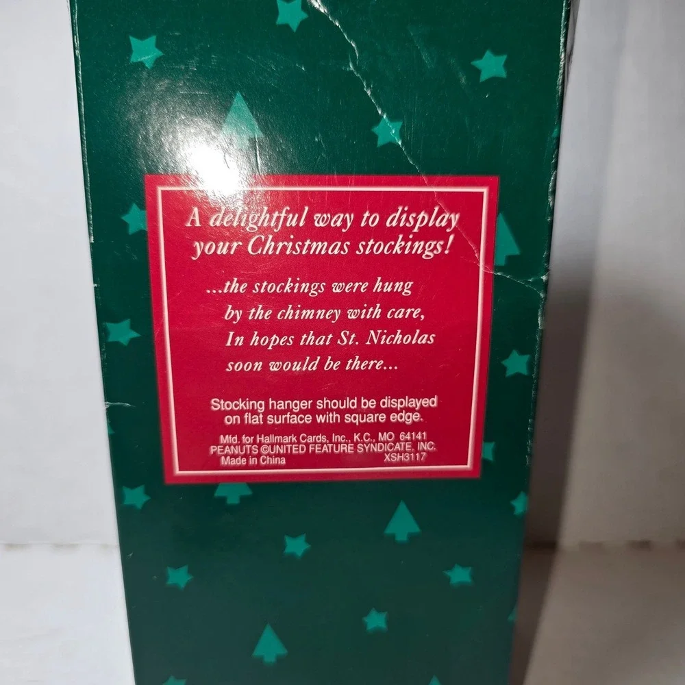 Hallmark Peanuts Stocking Hanger Snoopy Lights in Wreath Twinkle Christmas WORKS